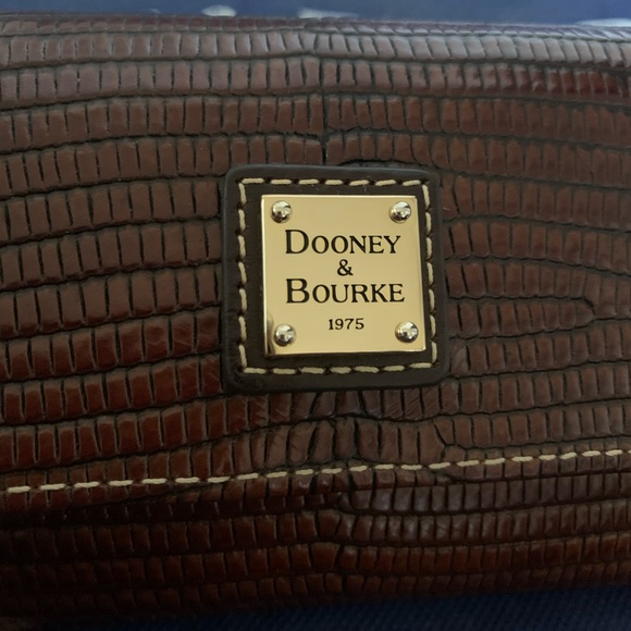 Dooney & Bourke leather continental clutch wallet - Picture 5 of 8